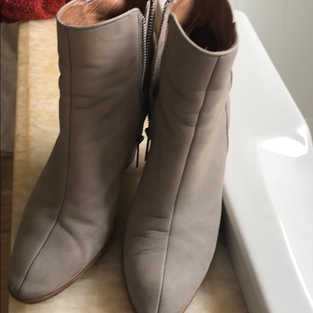 Donald j pliner bootie